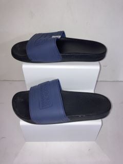 BARBOUR SLIDERS SIZE 9