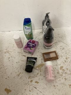 QTY OF ITEMS INC COLGATE DEEP CLEAN WHITENING TOOTHPASTE