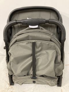 COLLAPSIBLE PUSHCHAIR