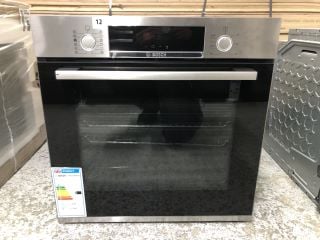 BOSCH BUILT-IN SINGLE OVEN MODEL: HRS574BS0B - RRP.£399 (EX-DISPLAY)