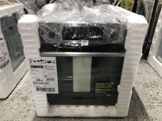 ZANUSSI BUILT-IN SINGLE OVEN MODEL: ZOHCX3X2 - RRP.£249 (EX-DISPLAY) (SEALED)