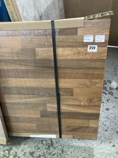 WALNUT BLOCK EFFECT WORKTOP - APPROX : 4000 X 602 X 38 - RRP.£746 (COLLECTION ONLY)