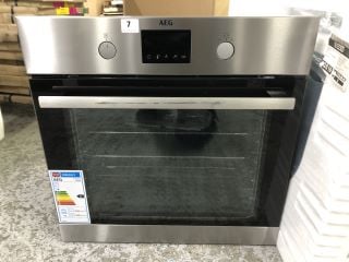 AEG BUILT-IN SINGLE OVEN MODEL: BPS356061M - RRP.£649 (EX-DISPLAY)