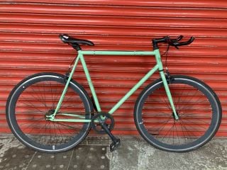 GREEN DEBADGED ROAD BIKE (MPSS03126350) (VAT ONLY PAYABLE ON BUYERS PREMIUM)