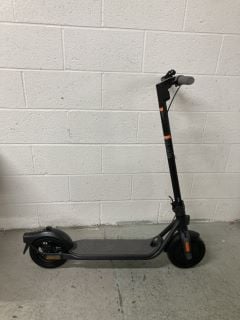 SEGWAY NINEBOT ELECTRIC SCOOTER (COLLECTION ONLY)