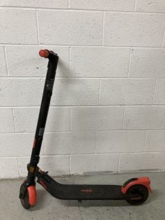 SEGWAY NINEBOT ELECTRIC SCOOTER (COLLECTION ONLY)