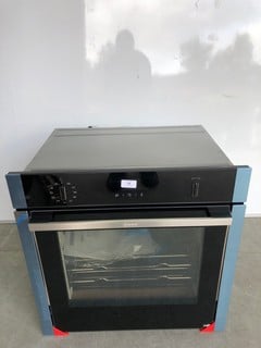 NEFF INTEGRATED SINGLE OVEN MODEL: B6ACH7HH0B (EX DISPLAY) RRP: £879