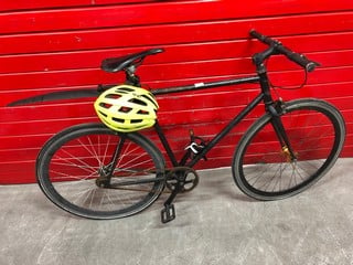 BLACK FRAMED PUSH BIKE WITH HELMET (MPSS02825258) (VAT ONLY PAYABLE ON BUYERS PREMIUM)