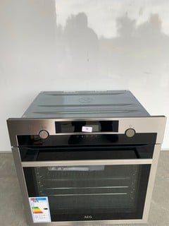 AEG INTEGRATED SINGLE OVEN MODEL: BCE556060M (EX DISPLAY) RRP: £700