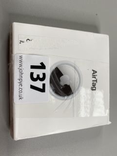 APPLE AIRTAG TRACKING DEVICE IN WHITE: MODEL NO A2187 (WITH BOX)  [JPTN41619]