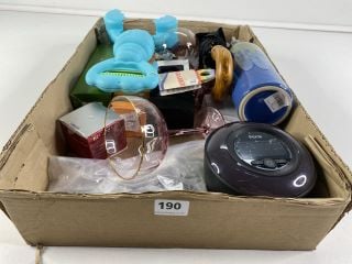 BOX OF ITEMS TO INC OLIVER BONAS BETE CERAMIC OIL BOTTLE