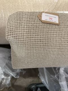 OFF WHITE BERBER MEDIUM FIBRE CARPET (3.95)