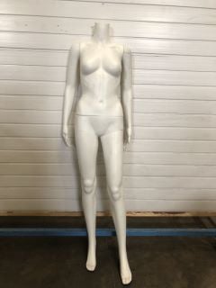 FEMALE DISPLAY MANNEQUIN (5.3 FOOT)