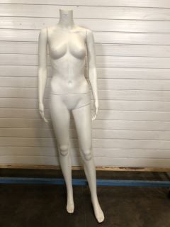 FEMALE DISPLAY MANNEQUIN (5.4 FOOT)