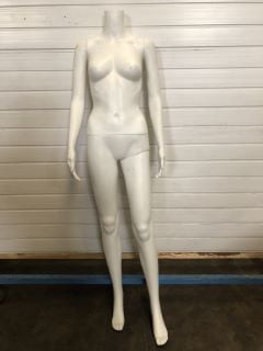 FEMALE DISPLAY MANNEQUIN (5.3 FOOT)