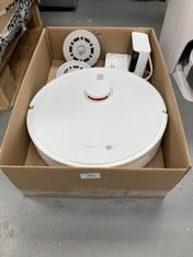 ROBOT HOOVER XIAOMI VACUUM S10+ WHITE (DIRTY AND INCOMPLETE).