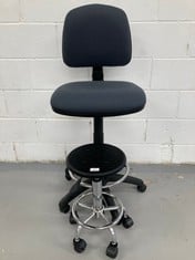 2 X WORK CHAIRS INCLUDING GREY CHAIR BACK.