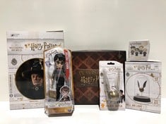 6 X HARRY POTTER ITEMS INCLUDING GOLDEN SNITCH BALL - LOCATION 48A.