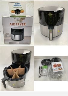 2 X KITCHEN ITEMS INCLUDING AIR FRYER MODEL AFT07501-GS AND AIR FRYER ACCESSORY - LOCATION 29A.