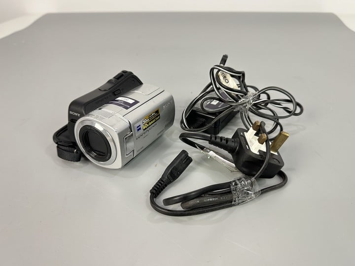 Sony Dcr-Sr35 Sony Handycam Video Camera, Hybrid Hdd, Ac Power Adaptor.  (VAT ONLY PAYABLE ON BUYERS PREMIUM)