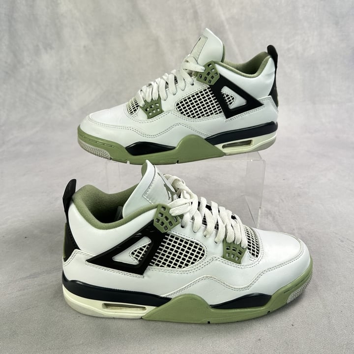 Air Jordan 4 Retro Seafoam AQ9129-103 Sneakers - Size 7 (VAT ONLY PAYABLE ON BUYERS PREMIUM)