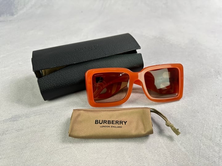 Burberry BE 4312 Sunglasses With Case (MPSC39231912) (VAT ONLY PAYABLE ON BUYERS PREMIUM)