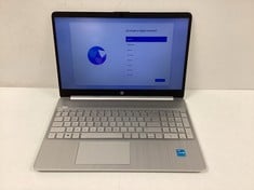 LAPTOP HP 15S-FQ2172NS 256GB SSD (ORIGINAL RRP - 354,32€) IN SILVER. (WITH CHARGER 45W. WITHOUT BOX, ERROR: WHEN CLOSING THE SCREEN AND REOPENING IT (SOMETIMES, NOT ALWAYS) APPEARS ON THE SCREEN, LIN