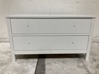 A WHITE 2 DRAWER CHEST