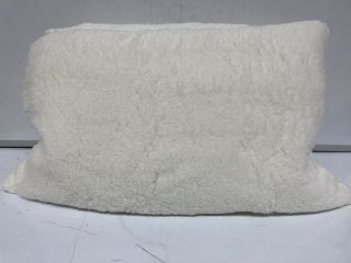 4 X OSH TEDDY FLEECE PILLOW PAIR CREAM