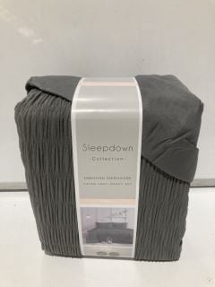 2X EMBOSSED SEERSUCKETS CHARCOAL KING DUVET SET