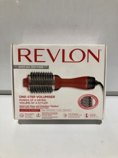 REVLON SPECIAL EDITION ONE-STEP VOLUMIZER - RED