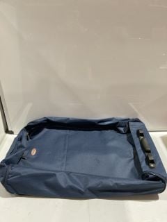 BOX OF ITEMS TO INCLUDE NAVY BLUE MEDIUM FABRIC SUITCASE