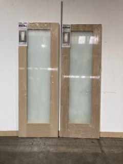 2 X SHAKER PATTERN 10 OAK VENEER INTERTIOR GLAZED DOOR (1981 X 686 X 35MM) APPROX RRP £412