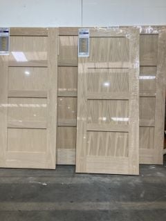 4 X 4 PANEL SHAKER OAK VENEER INTERIOR DOOR (1981 X 838 X 35MM APPROX RRP £500