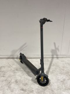 ADULT ELECTRIC SCOOTER BLACK LEQI TECHNOLOGY RRP £239.99 (NO CHARGER)