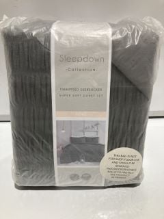 BOX OF SLEEPDOWN SUPER SOFT DUVET SETS, KING