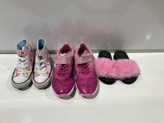 BOX OF ASSORTED CHILDREN'S APPAREL TO INCLUDE CLARKS PINK TRAINERS SIZE 5G