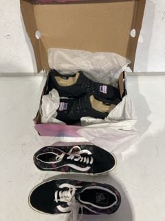 QTY OF ASSORTED SHOES TO INCLUDE VANS BLACK UK 6