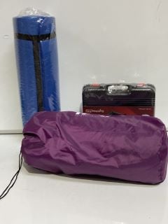 QTY OF ASSORTED CAMPING ITEMS TO INCLUDE PORTABLE GAS STOVE, TRAIL OUTDOOR LEISURE SLEEPING MAT