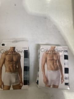 BOX OF ASSORTED CLOTHING ITEMS TO INCLUDE CALVIN KLEIN 3 PACK BOXERS