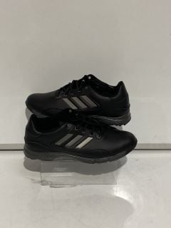 QTY OF ASSORTED SHOES TO INCLUDE ADIDAS BLACK GOLFLITE MAX UK 12 TOTAL RRP £130