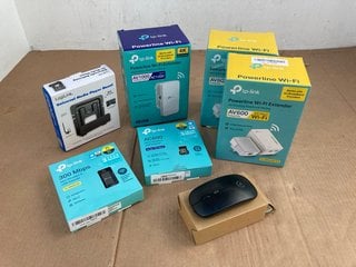 7 X ASSORTED TECH ITEMS TO INCLUDE 2 X TP-LINK AV600 POWERLINE WIFI KITS - MODEL TL-WPA4220: LOCATION - H13