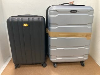 SAMSONITE SMALL HARD SHELL WHEELED SUITCASE IN SILVER TO ALSO INCLUDE MGOB CABIN SIZE HARD SHELL WHEELED SUITCASE IN BLACK: LOCATION - H14