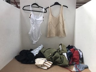 QTY OF ASSORTED WOMENS CLOTHING ITEMS TO INCLUDE DENIM SHACKET IN KHAKI - SIZE UNKNOWN: LOCATION - I6