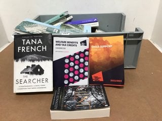 QTY OF ASSORTED BOOKS TO INCLUDE THE SEARCHER BY TANA FRENCH: LOCATION - I15