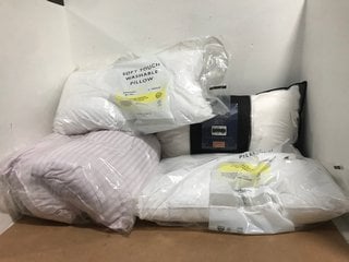 4 X ASSORTED BEDDING ITEMS TO INCLUDE JOHN LEWIS & PARTNERS BRITISH GOOSE DOWN PILLOW: LOCATION - I10