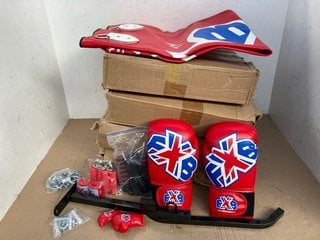 5 X ASSORTED BOXING EXERCISE EQUIPMENTS WITH GLOVES: LOCATION - E11