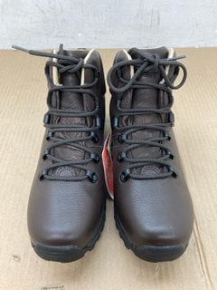 BERGHAUS SUPALITE II GTX TECH BOOTS IN BROWN - UK 7 - RRP £185.00: LOCATION - E13