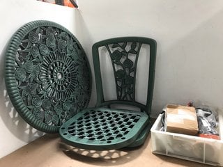 QTY OF ASSORTED ITEMS TO INCLUDE OUTDOOR BISTRO TABLE AND CHAIRS IN GREEN: LOCATION - J13