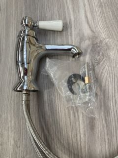 TRADITIONAL LEVER ACTION MONO BASIN MIXER TAP IN CHROME RRP £245: LOCATION - R2